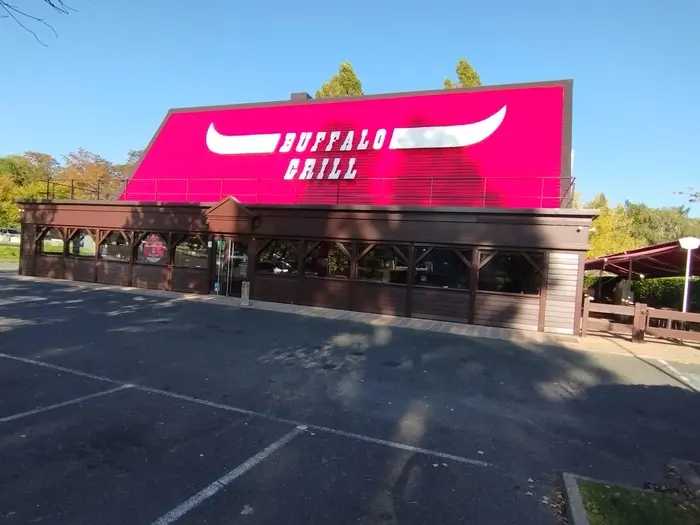 Façade — Buffalo Grill Ézanville
