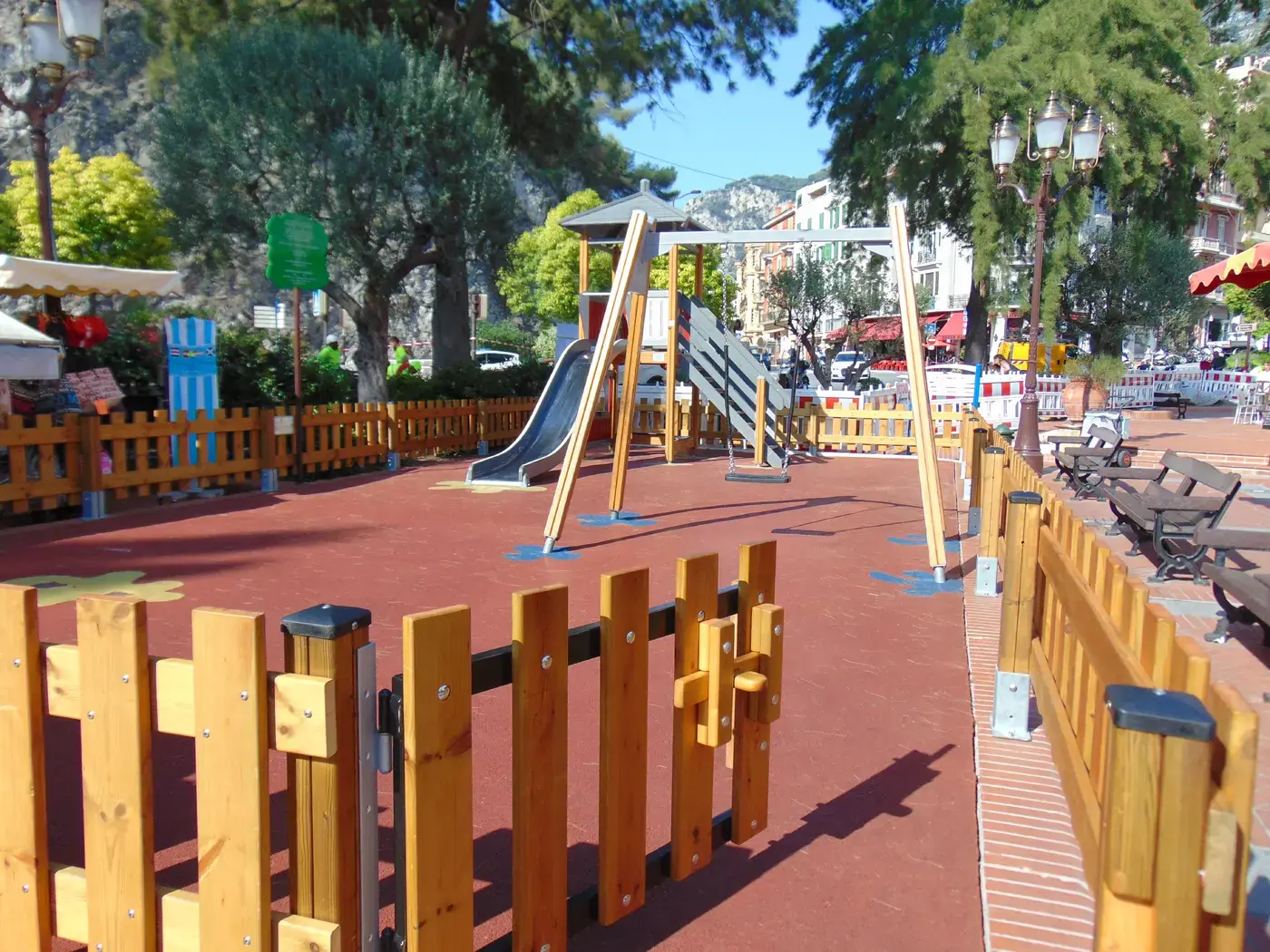 Aire de jeux clôturée de la place d’Armes à Monaco