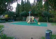 Aire de jeux du square Négrin, avenue de Grasse à Cannes — archive du guide municipal de 2017