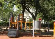 Jeux du square Tripet, avenue Alexandra à Cannes — archive du guide municipal de 2017
